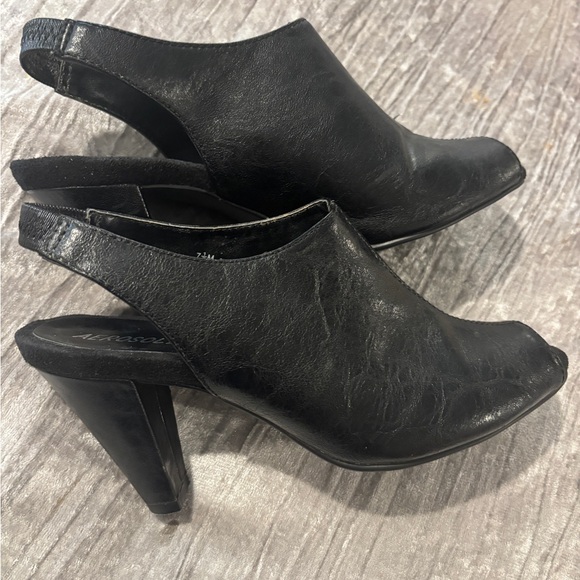 Aerosoles Survivor Peep toe Size 7.5 Black Women's Heeled Mules - Picture 1 of 7